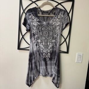 Voice of California Black and Gray Graphic Tunic